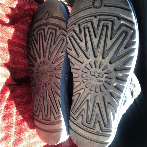 Brand New Azalea Charm UGG Australia Bailey Boots - Picture 5 of 6